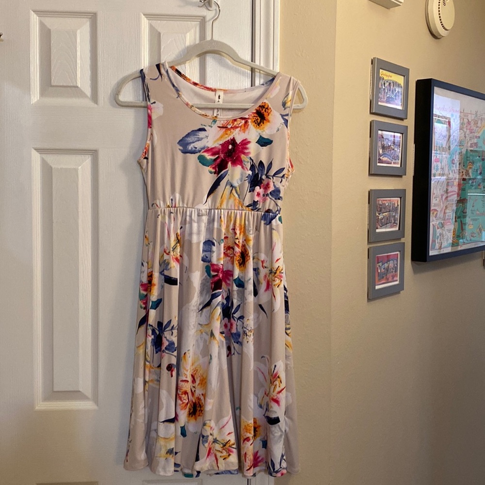 NWT Floral, Vanilla Bay, Baby Doll Dress. Size Medium